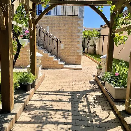 Appartement Studio A Beaune Avec Jardin Amenage Et Wifi Beaune (Cote d'Or)